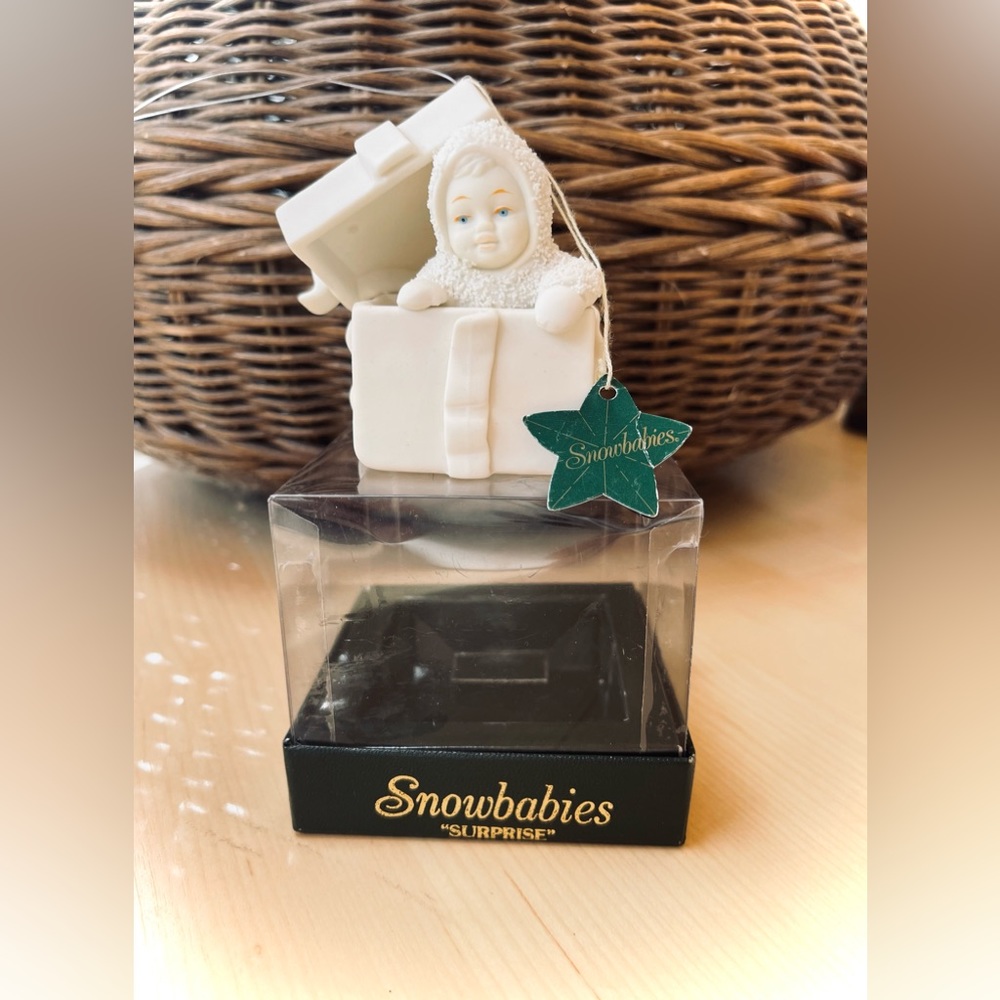 Vintage Snowbabies “Surprise” porcelain ornament by DEPT. 56